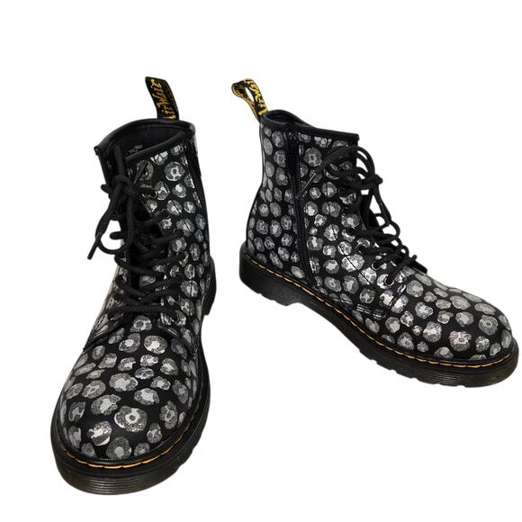 Dr Martens Leopard Hydro Combat Boot Black Skulls Metallic Leather Ankle Girls 4 - Picture 9 of 15